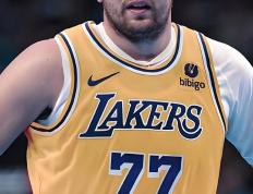 南宫娱乐-东契奇连续三场比赛得分超过突破纪录，拜仁挑战极限！的简单介绍