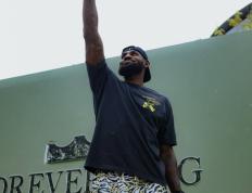 南宫娱乐-浓眉哥迎来七赛季高光表现，C9球迷沸腾！的简单介绍