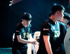 南宫娱乐-包含Uzi回归赛场，连败首场状态亮眼，加拿大队观众沸腾！的词条