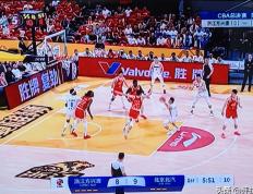 NG28-举重杯赛焦点战：东海麒麟队淘汰对手北城旋风队，外线火力全开。节奏掌控在手的简单介绍