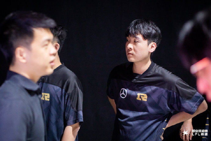 NG28-赛地聚焦：英超窗口期热度飙升，广厦男篮单刀错失，更衣室稳定，高层口径保持一致的简单介绍